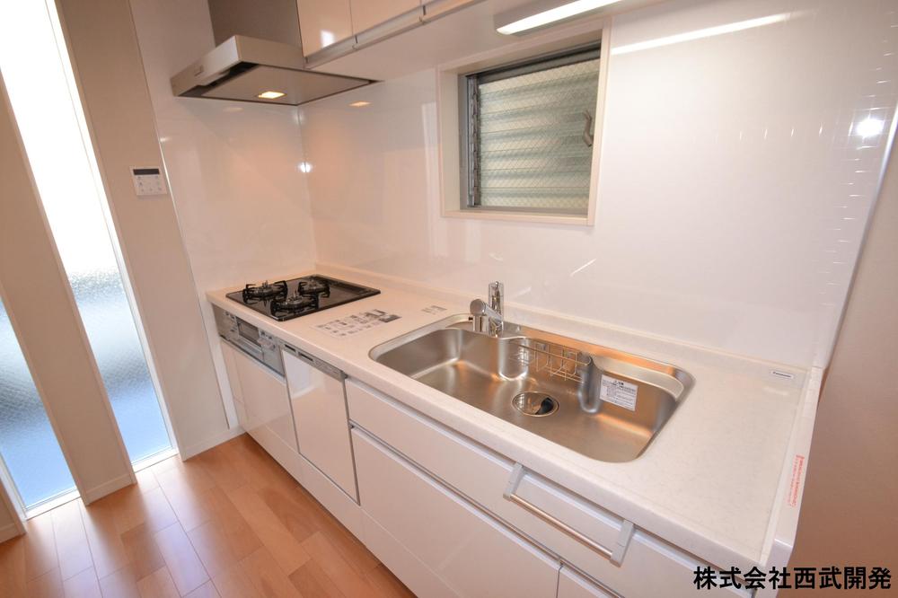 Kitchen. Indoor (12 May 2013) Shooting