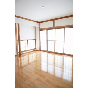 Living and room. It has been changed from the Japanese-style Western-style! (H25.5)