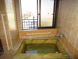 Bathroom. Indoor (11 May 2013) Shooting It is equipped with a window in the bathroom, View is good.