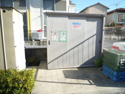 Other. 10m until the garbage storage (Other)