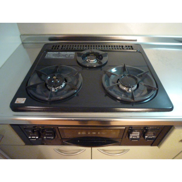 Kitchen. 3-neck with grill