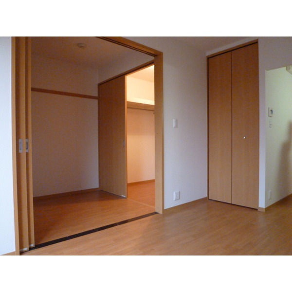 Living and room. South is facing