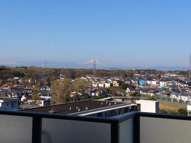 View photos from the dwelling unit. Park West Tokyo View from the West block balcony