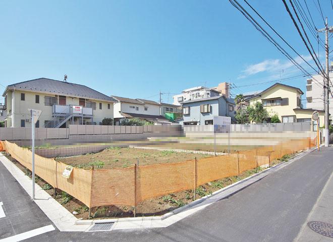 Local photos, including front road. Local (11 May 2013) Shooting