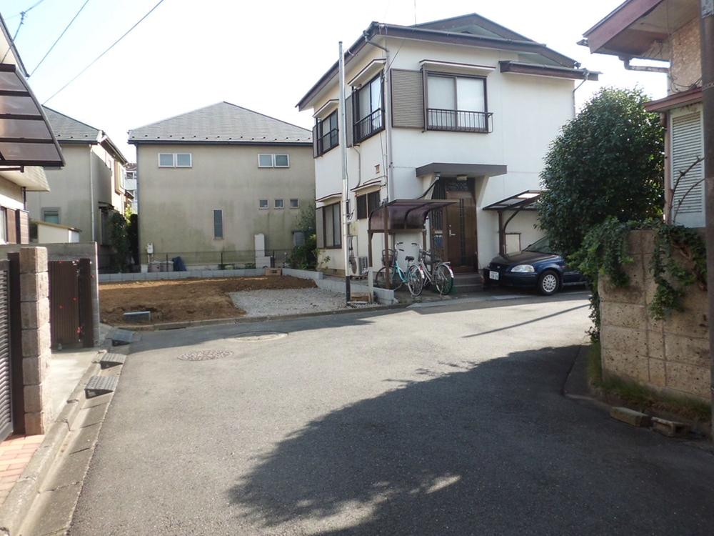 Local photos, including front road. Local (September 2013) Shooting