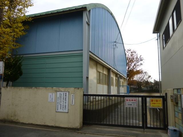 Primary school. 720m to East Elementary School