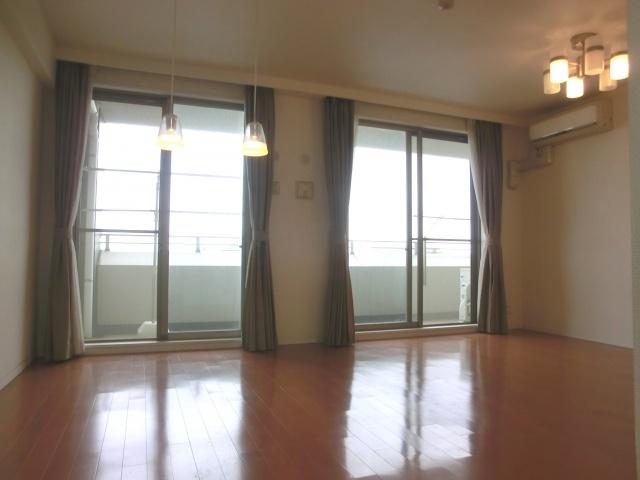 Living. Good views per 7 floor