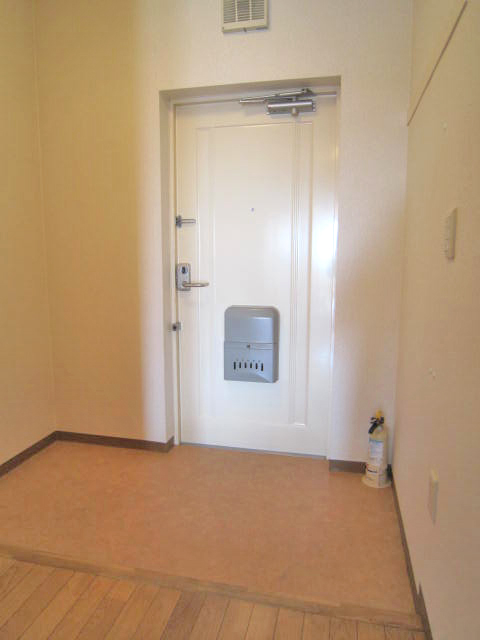 Entrance. Wide entrance