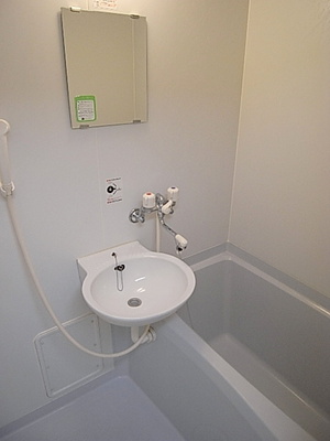 Bath. Popular bus ・ Restroom