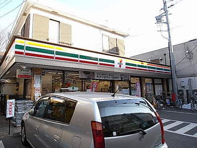 Convenience store. Seven-Eleven (convenience store) up to 100m