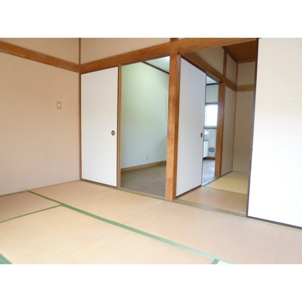 Living and room. Japanese-style loose
