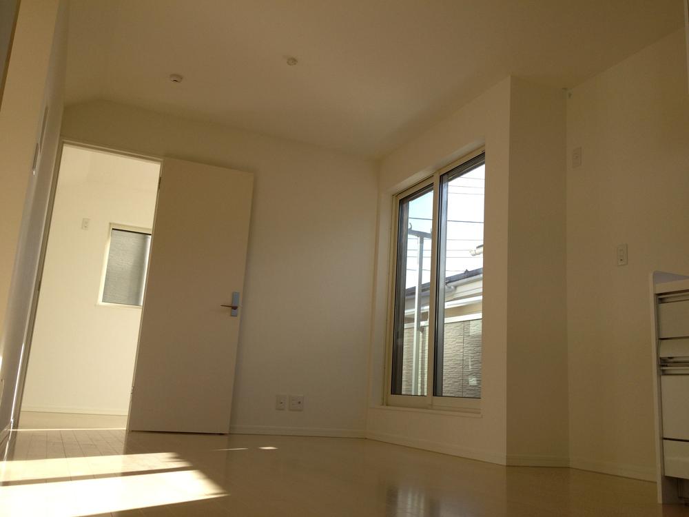 Living. Indoor (December 28, 2013) Shooting C Building Day is a good living.