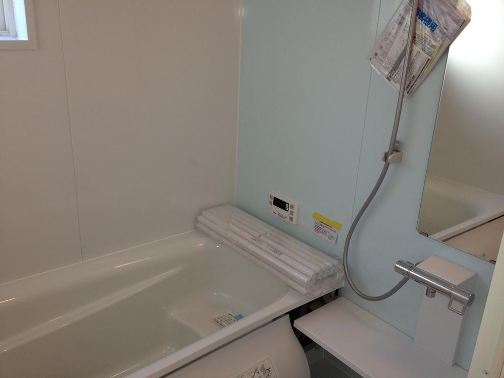 Bathroom. Indoor (December 28, 2013) Shooting It is C Building bathroom.