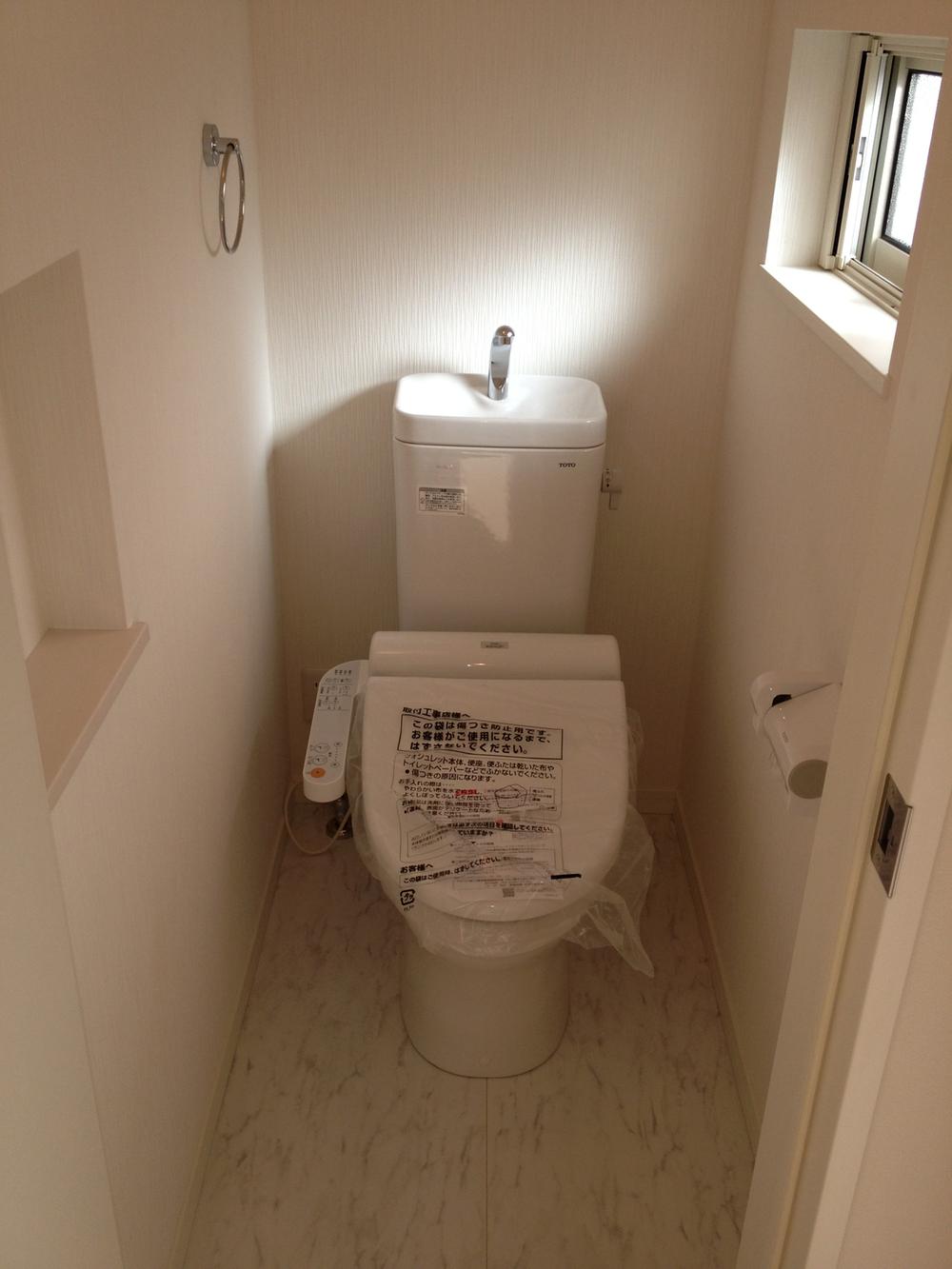 Toilet. Indoor (December 28, 2013) Shooting