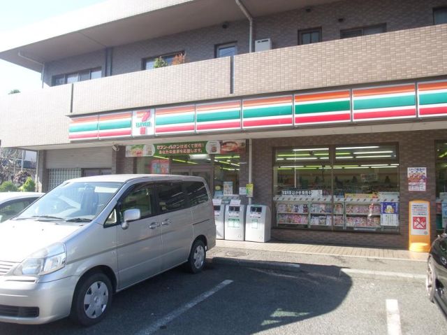 Convenience store. 540m to Seven-Eleven (convenience store)