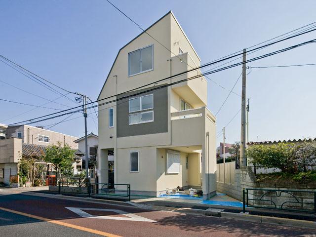 Local appearance photo. Local (11 May 2013) Shooting