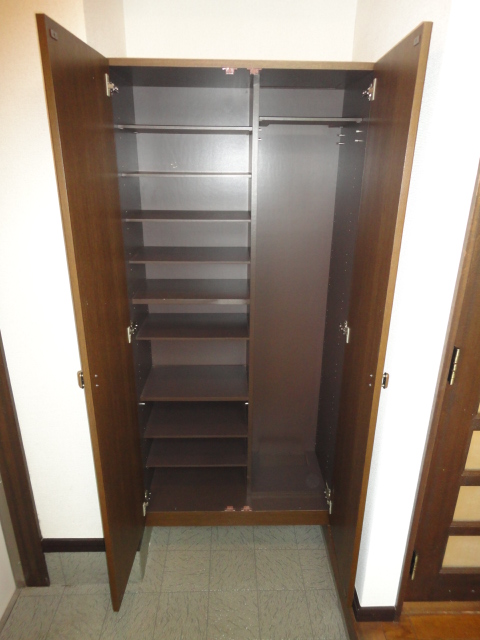 Other Equipment. Shoes BOX