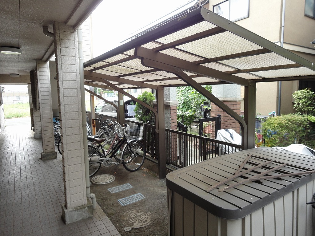 Other. Covered parked space ☆ 