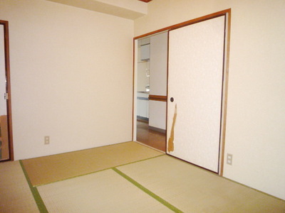 Living and room. Japanese-style room to settle