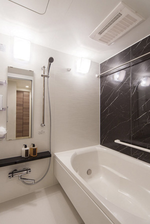 Bathing-wash room.  [Bathroom] Hot water-covered ・ Reheating, etc., Equipped with a Otobasu (semi-automatic), which can be one-touch operation by remote control. You can comfortably bathe at any time of the optimum temperature hot water.