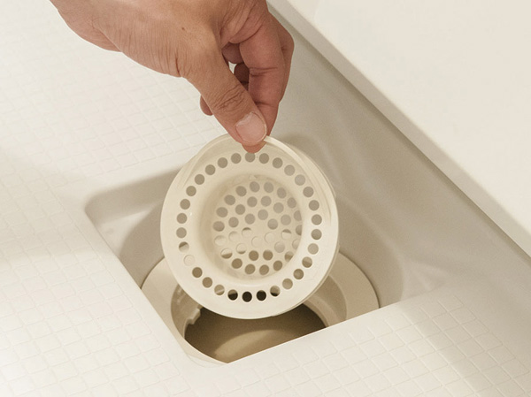 Bathing-wash room.  [Easy discarded hair catcher] Only the momentum of the drainage of the washing place, Unity clean clogged easy hair in the drain outlet, It is also easy daily care.