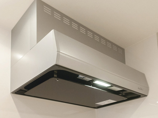 Kitchen.  [Rectification Backed range hood] By the action of the current plate to accelerate the intake air volume, Quickly absorb the smoke. And the kitchen environment to be more beautiful and clean.