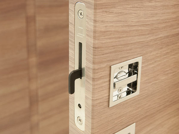 Bathing-wash room.  [Sliding door lock] The entrance of the wash room, Adopt a sliding door with a lock. Since the dead space is not born, You can use to enable the space to every corner.