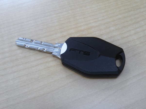 Security.  [Non-contact key] Doorway of the entrance, Because of the non-contact type key corresponding auto door, When the time and hand in a hurry are busy, Operation keys (FTSic key head ・ By holding the mobile wallet, etc.) ic receiver, You can unlock the automatic door. (Same specifications)