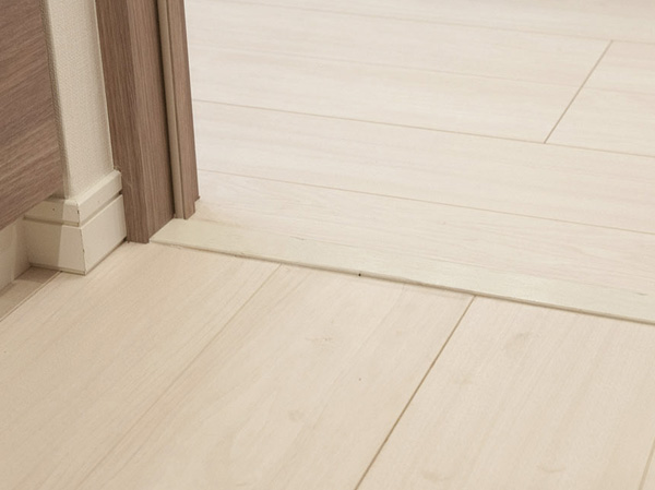 Building structure.  [Flat Floor] Safety conscious, Adopted flat floor design with fewer steps. To prevent accidents caused by stumbling in advance.