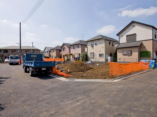 Local photos, including front road. Local (September 2013) Shooting