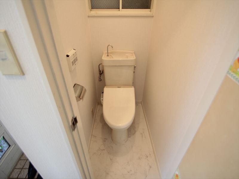 Toilet