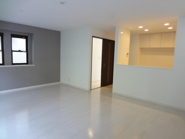 Same specifications photos (living). Same specifications