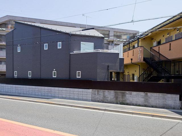 Local appearance photo. Local (11 May 2013) Shooting