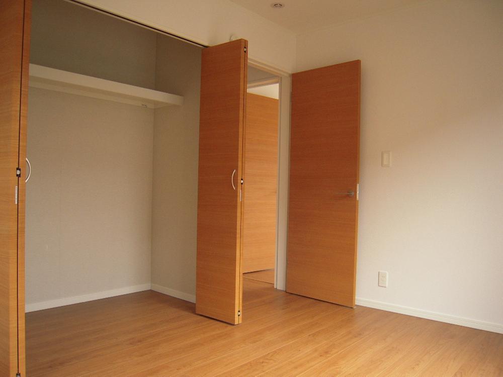 Non-living room. Indoor (11 May 2013) Shooting