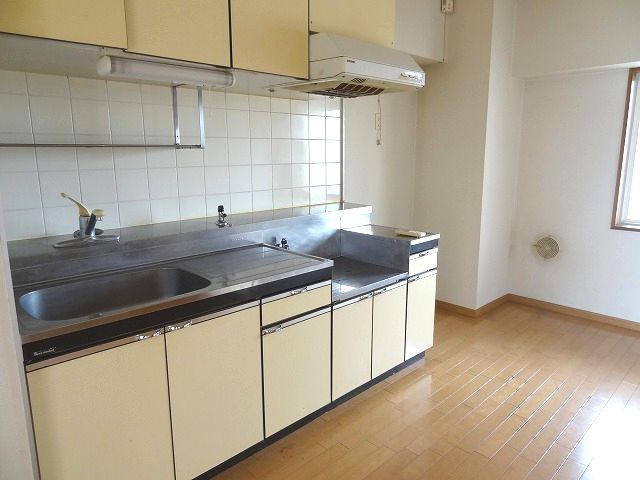 Kitchen. 2 lot gas stoves correspondence