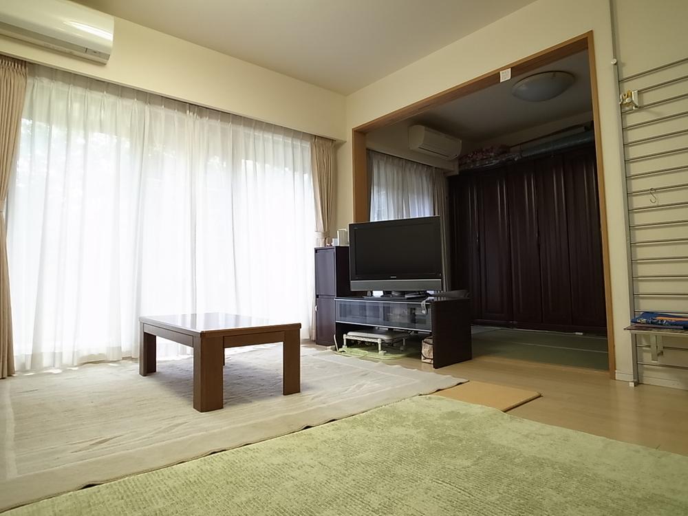 Living. Indoor (10 May 2013) Shooting