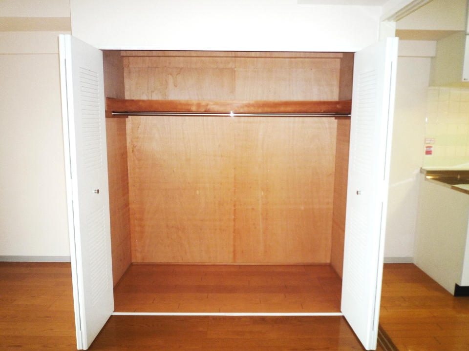 Receipt. Compartment of a large capacity