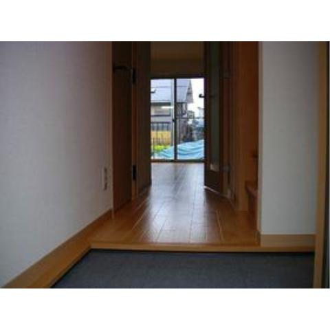 Entrance. It is a wide entrance is attractive