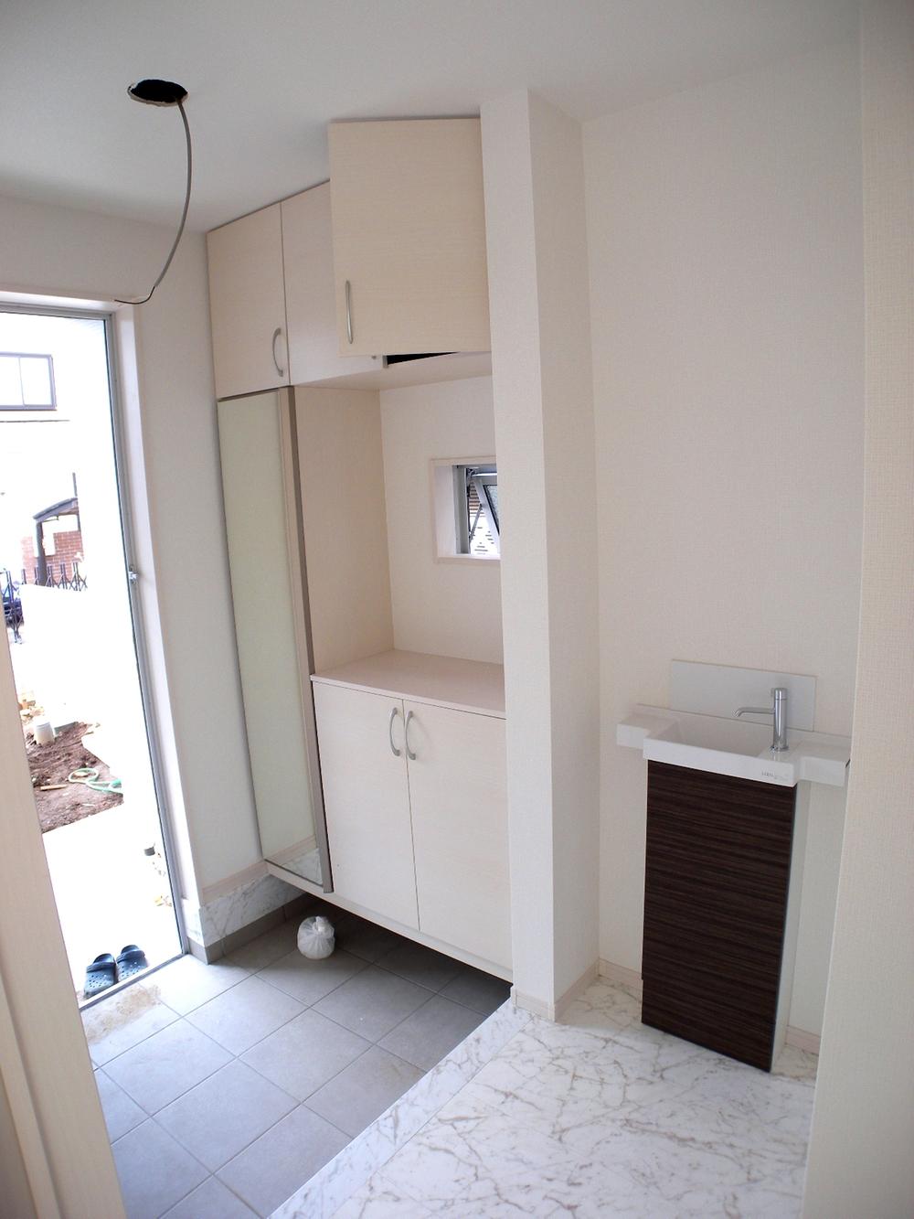 Entrance. Local (11 May 2013) Shooting