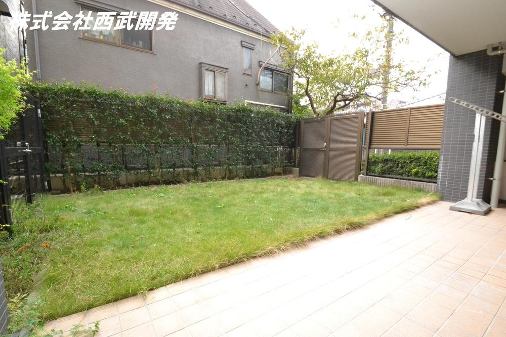 Garden. Local (2013 11) shooting