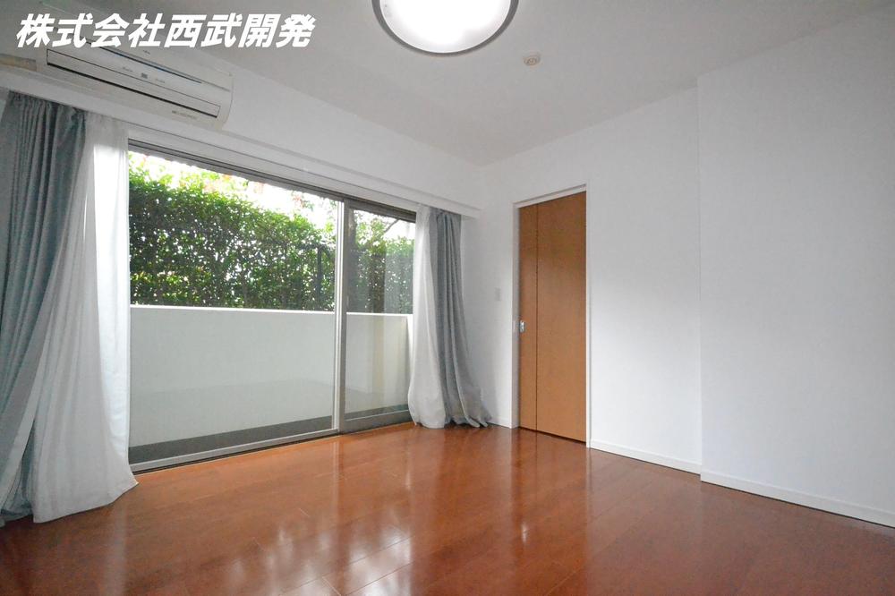 Non-living room. Indoor (11 May 2013) Shooting