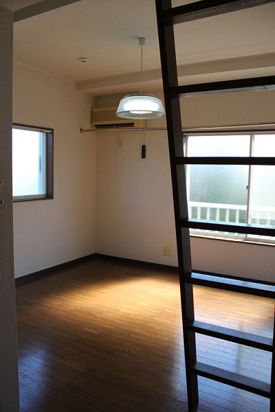 Living and room. ☆ Air-conditioned two-plane daylight!