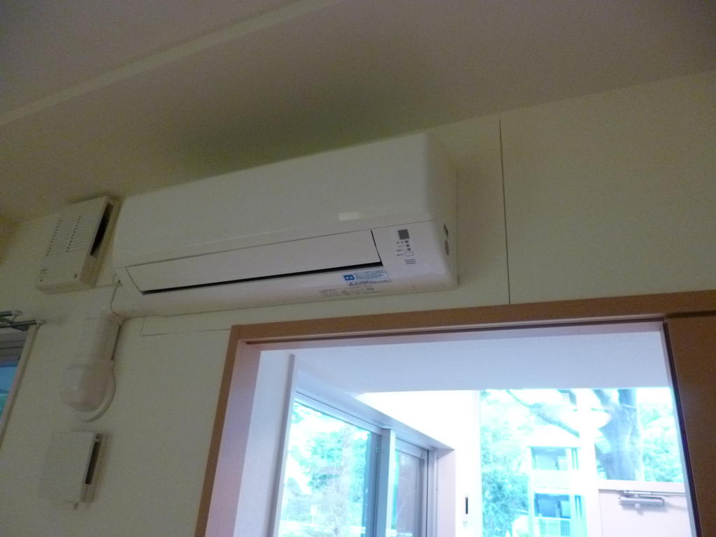 Other Equipment. Air conditioning convenient with a 1 group. 