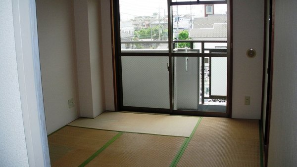 Other room space. Japanese-style room to settle a certain one-room