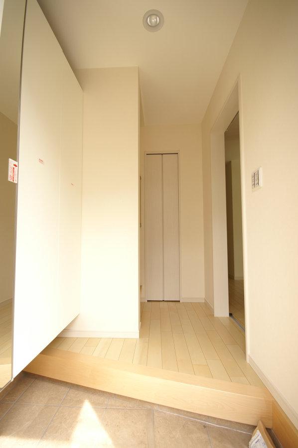 Same specifications photos (Other introspection). It will be the entrance of construction cases.