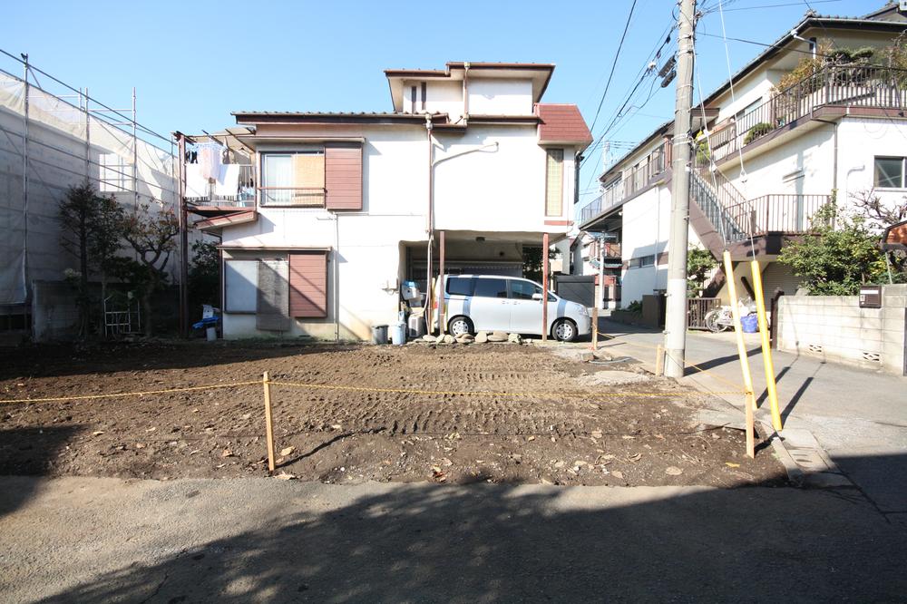 Local appearance photo. Local (12 May 2013) Shooting