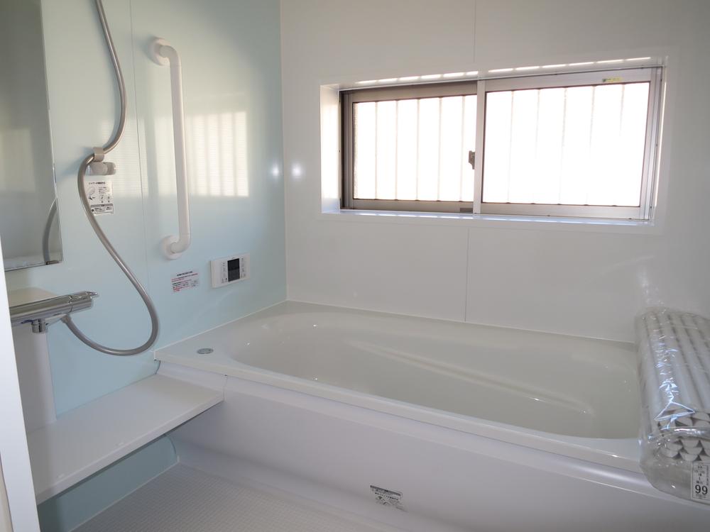 Bathroom. Local (12 May 2013) Shooting