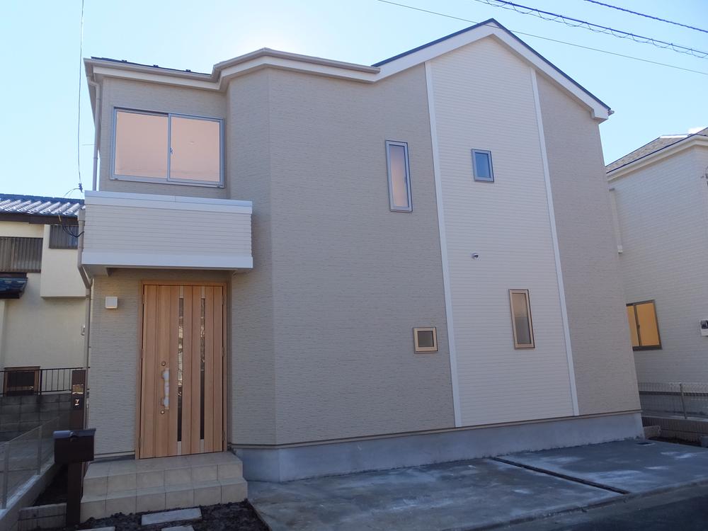 Local appearance photo. Local (12 May 2013) Shooting