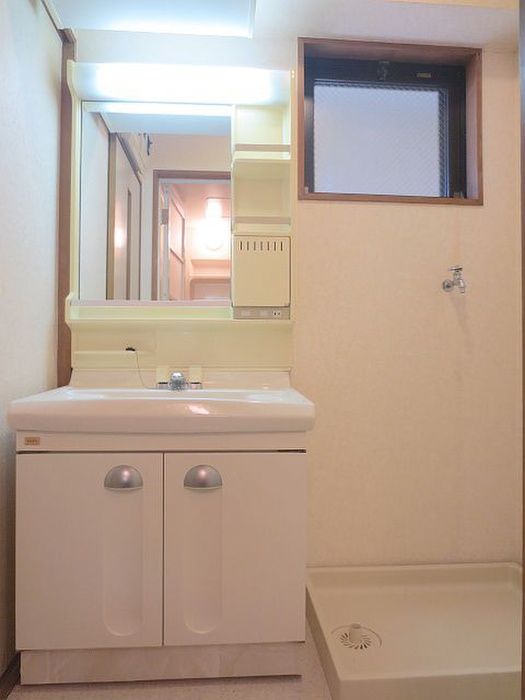 Washroom. Note: This is the same type of room.