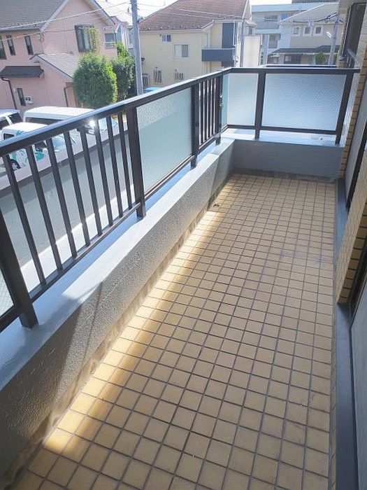 Balcony. Note: This is the same type of room.